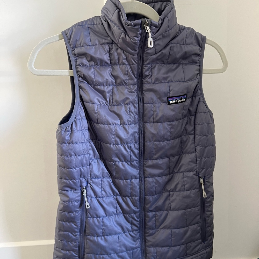 Patagonia Nanopuff Vest in Purple. Size XS